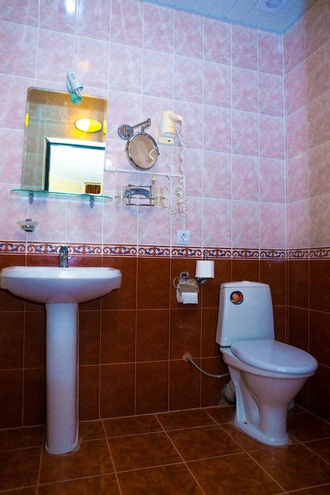 Фотографии номера Junior Suite, Balcony - Courtyard View в Гостинице Мечта у моря Адлер