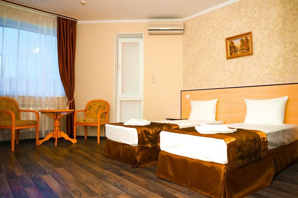 Junior Suite, Balcony - Courtyard View